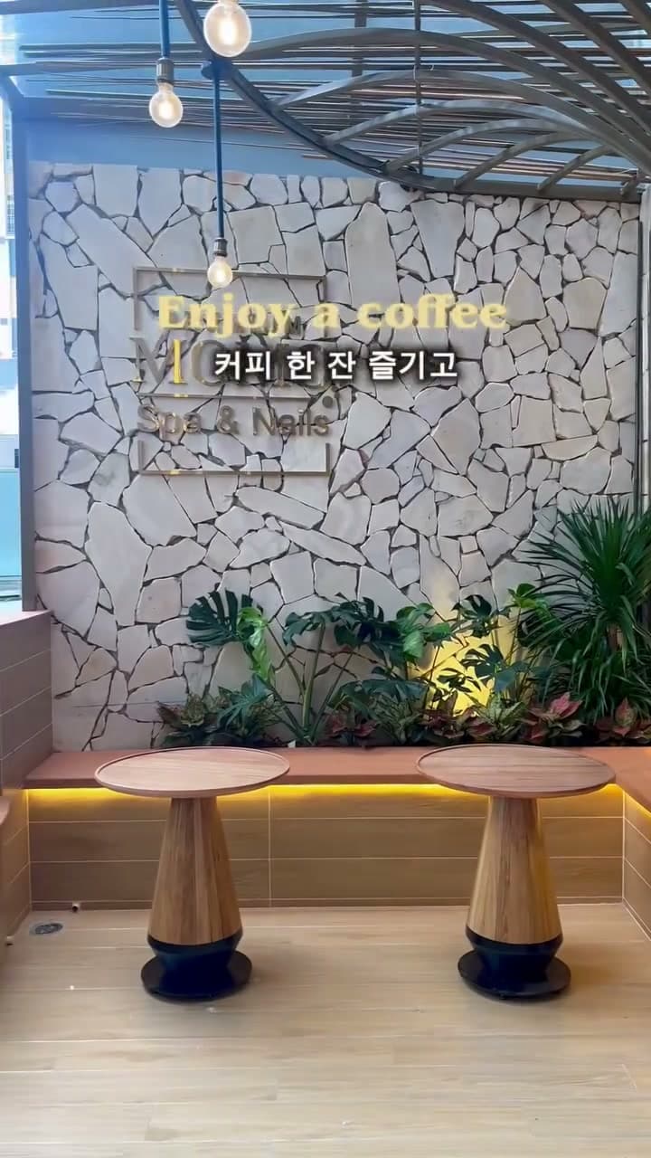 호치민 레탄톤 일본인거리 여행 모모스파 프리미엄 카페 라운지와 스파 내부 공간